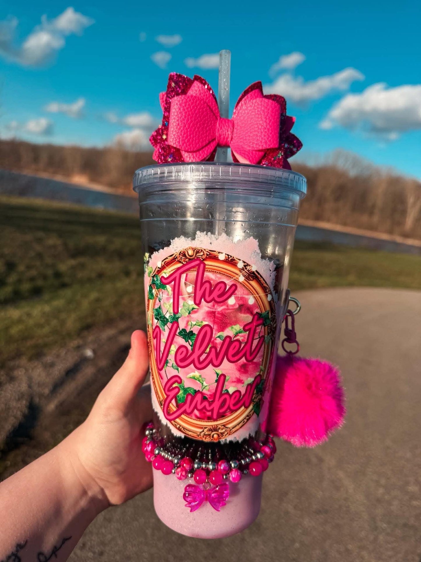 32oz plastic fully accessorized